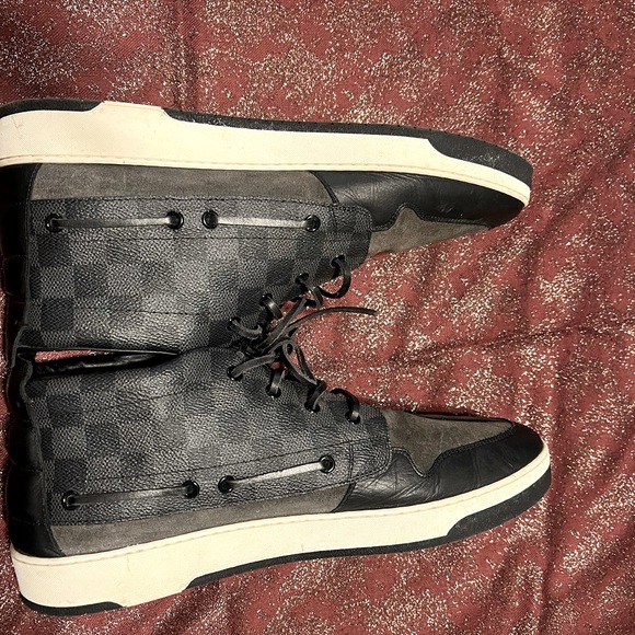 Louis Vuitton Men’s Damier hi-top sneakers size 12 - Picture 3 of 6